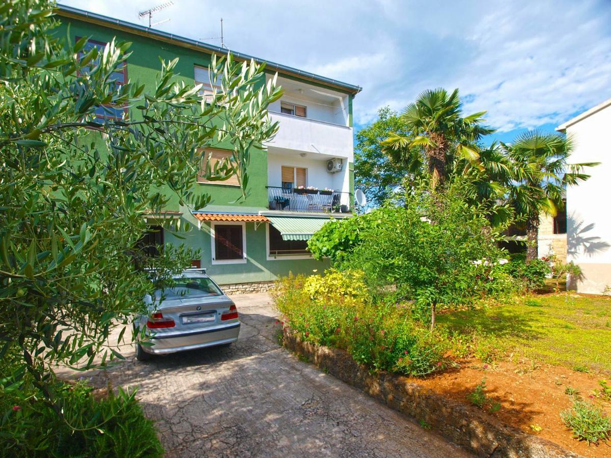 Apartments Fuma 161 Ровин Екстериор снимка
