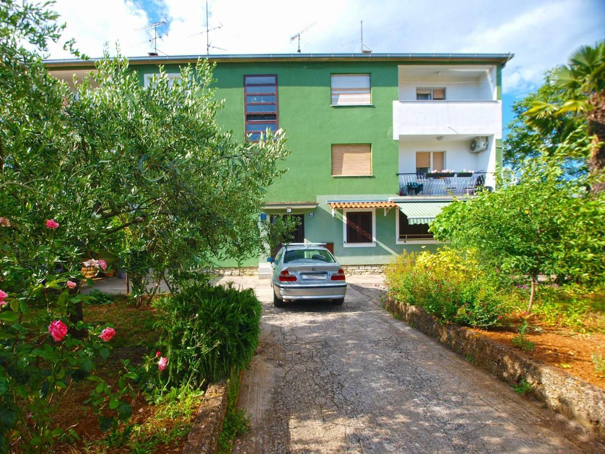Apartments Fuma 161 Ровин Екстериор снимка